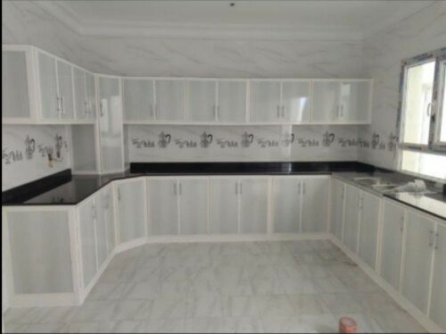 نقوم بركيب السيراميك والرخام 
بأي