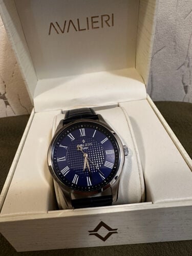 ساعة اصلية غير مستعملة