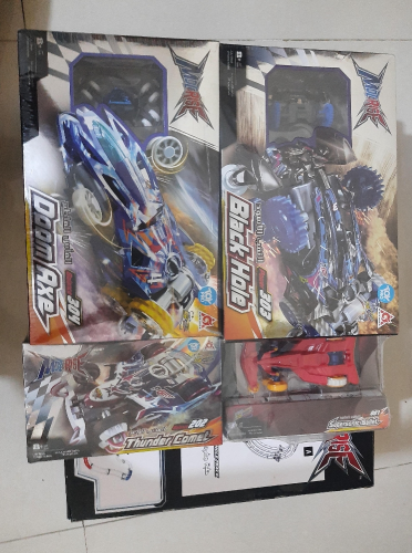 CARS AND RACING TRACKS
