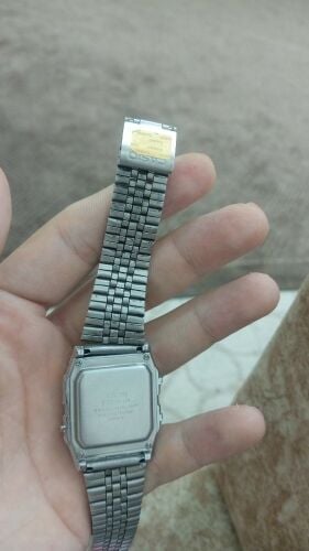 للبيع ساعة كاسيو أصلية يابانيه