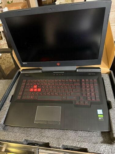 لاب توب محمول جديد بمعالج  اي 7