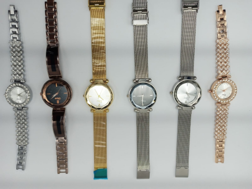 ساعات ماركة ديور ،عروض