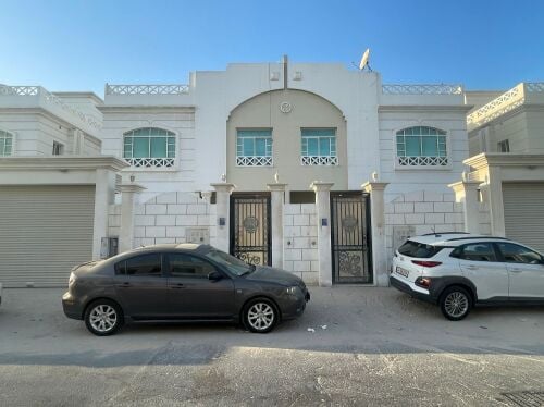 للبيع فلتين متلاصقات بالثمامه