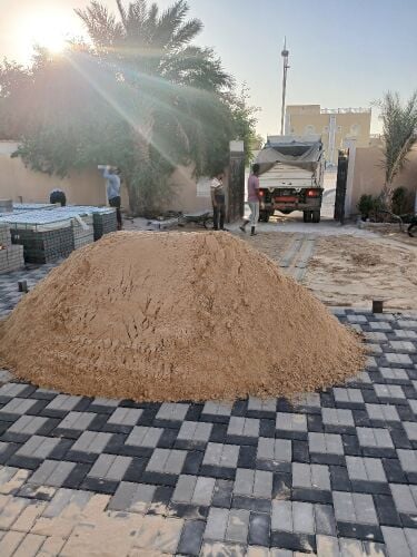 طين الزراعي والرمل والكنكري