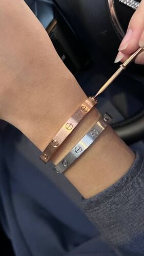 Cartier Love Bracelet
550