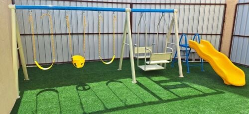 مرجيحة و زحلقية للاطفال