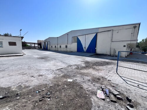 For rent, a 3600 m garage