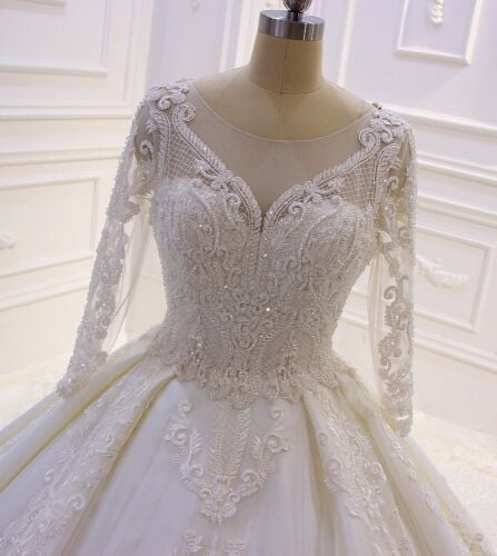 Brand new wedding gown for sale o
