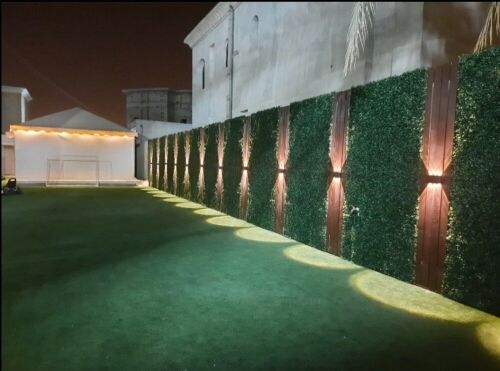 عشب صناعي وبرجلات مدرين