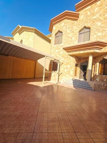 للبيع فيلا للسكن والاستثمار