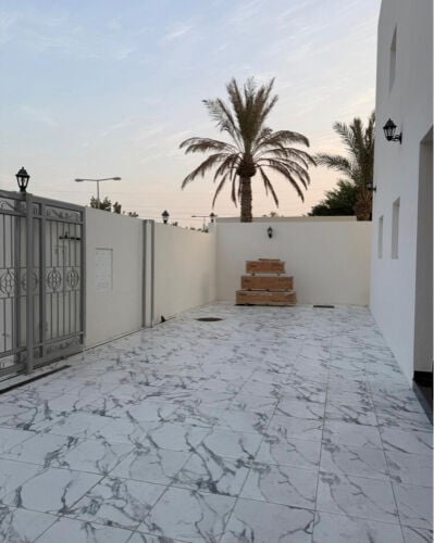 للبيع فلتين في الريان الجديد