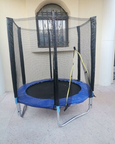 ‏Trampoline 6 feet