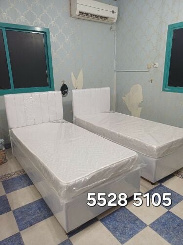 سرير، مرتبة، خزانة