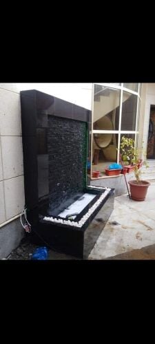 الشلالات والنوافير الديكوريه