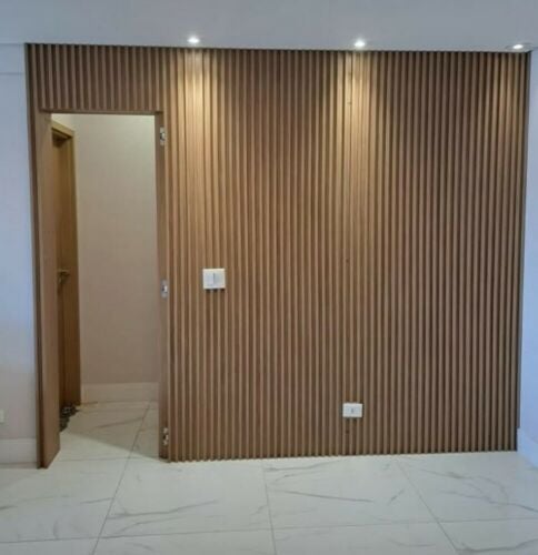 باب مخفي وديكور