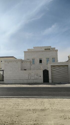 للبيع فيلا بام قرن