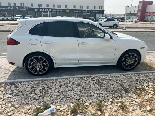 Porsche Cayenne GTS 2013