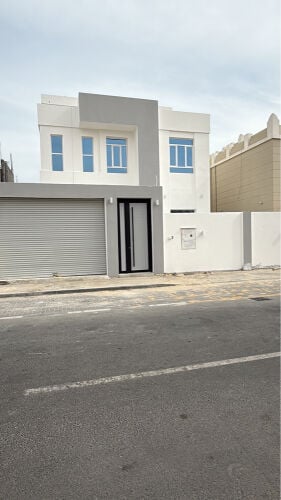 فيلا للبيع بالثمامه 