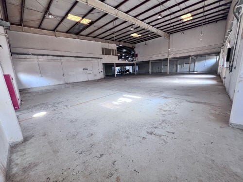 Carpentry shop for rent, 3000m