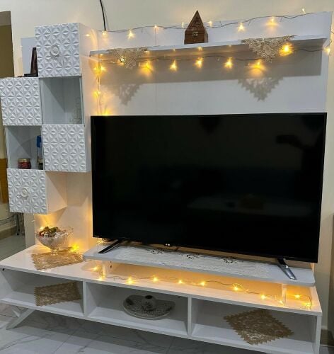 طاولة تلفزيون