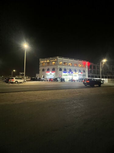 للايجار مكتب ام قرن 