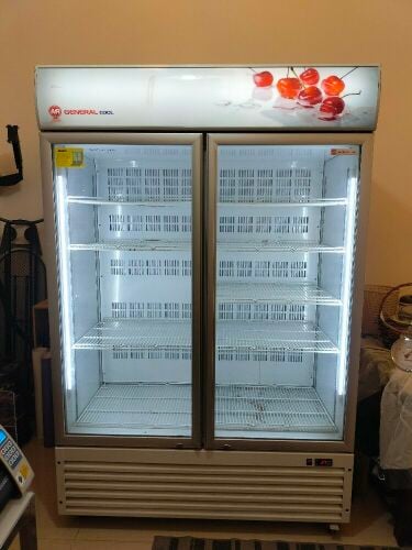 ثلاجة ورود للبيع بحالة ممتازة جدا