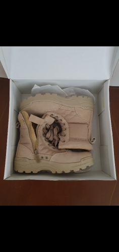 للبيع حذاء عسكري