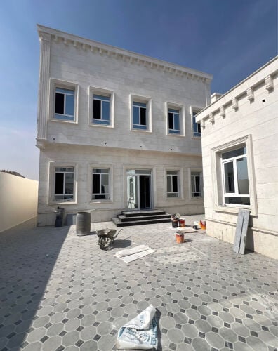 فلل فخمه بمنطقه معيذر