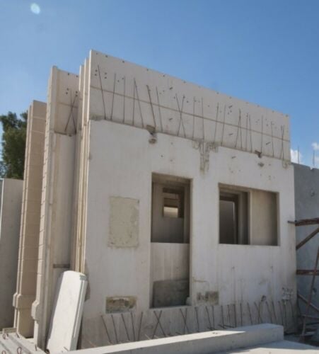 مخزن500م بسعر2000ريال شهري