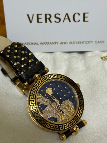 ساعة ڤيرساتشي