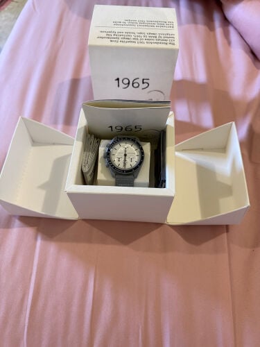 للبيع ساعة أوميغا اصلية