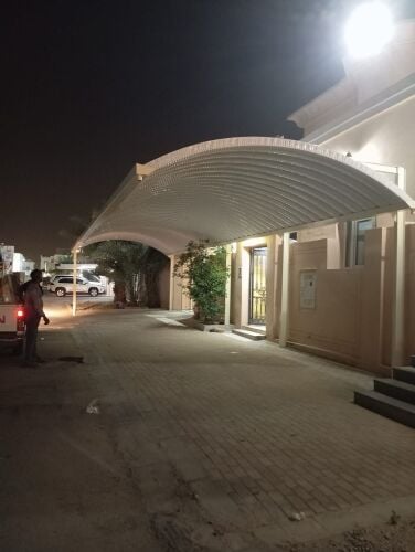 نقوم بجميع اعمال الحداده للمظلات،