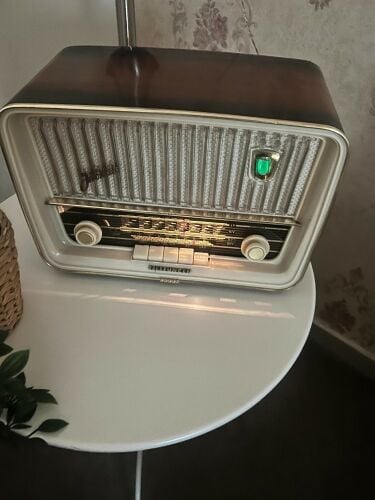 Vintage Telefunken jubilate 9