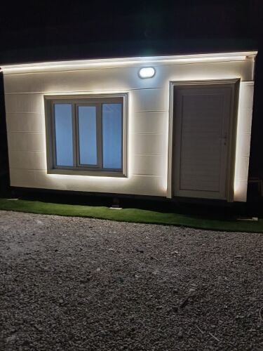 The insulating cabin is made of r