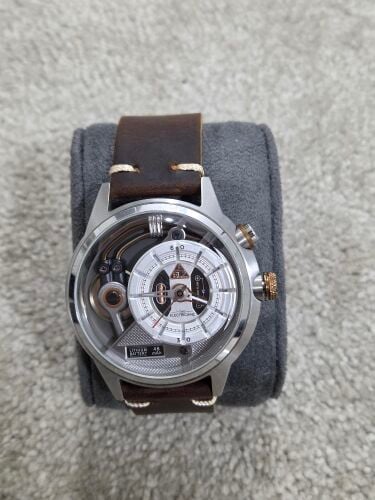 ساعة يد سويسريه اصليه