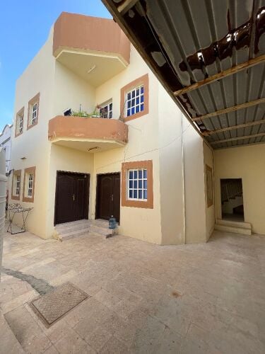 فيلا للبيع في الخور