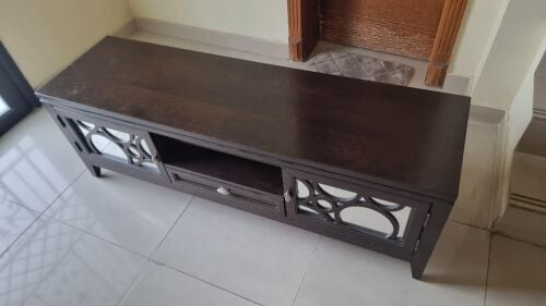 طاولة تلفاز