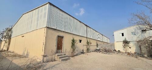 Garage, cafeteria, la bor cam