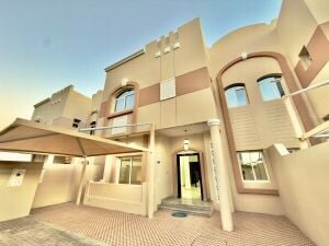 Villa 4 rent in Ain Khaled, 5 bhk
