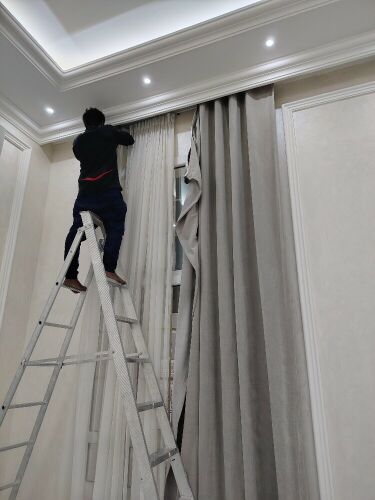 curtain fixing wall mountain