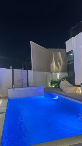 للبيع فيلا جديدة بالحضارمة ثمامة 