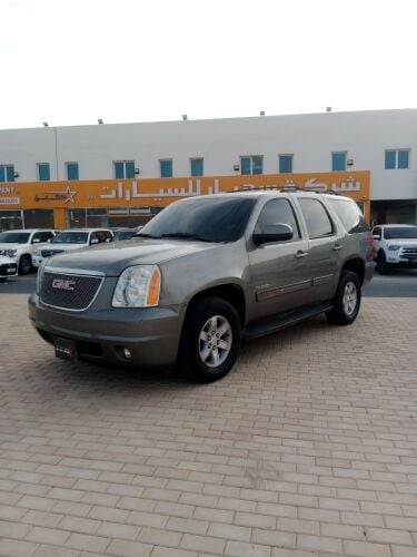 جي ام سي يوكون دبل 2012 نظيفة