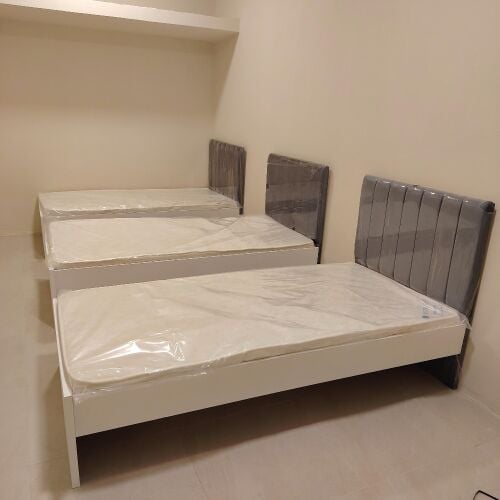 سرير ومرتبة طبية