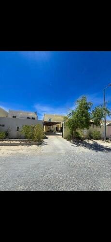 للبيع فيلا في الذخيره