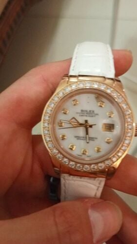 ساعة رولكس نسائية
