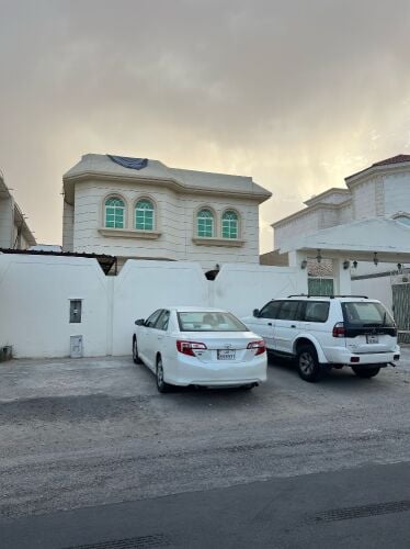 للبيع فيلا ف العزيزيه مستعمله