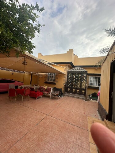 للبيع فيلا ارضية بالخور 