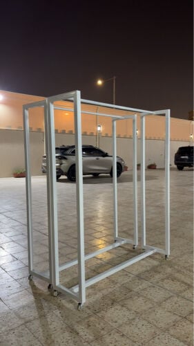 متوفر ستاند ملابس ومناشر غسيل