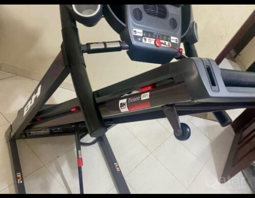 BH PINEER R1 Treadmill