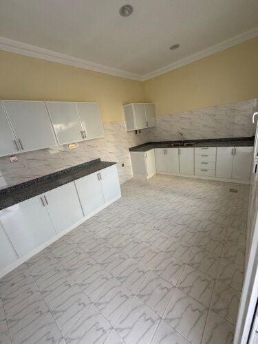 للايجارفيلااول ساكن مساحات واسعه